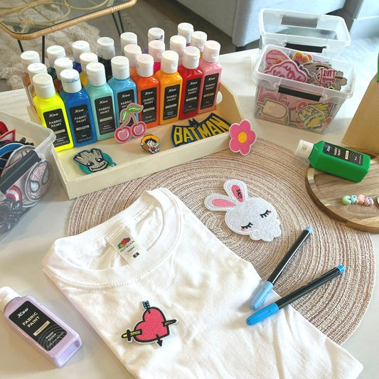 Atelier créatif de personnalisation de t-shirt, dessins aux feutres textiles, flocage activités à Romorantin-Lanthenay chez Créa Cœur