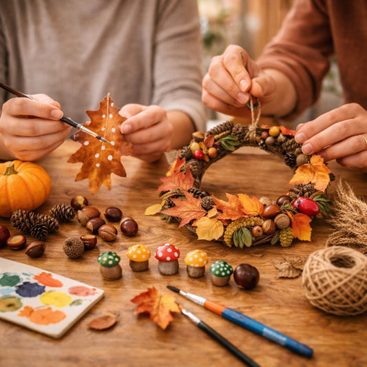 Atelier d’Automne à Créa Cœur : adolescents et adultes créent des œuvres naturelles et végétales dans une ambiance conviviale et inspirante.
