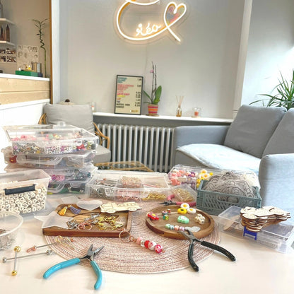 Atelier création de porte-clés DIY perles, pompoms, perles charms, bois ou plastique activité à Romorantin-Lanthenay chez Créa Cœur 