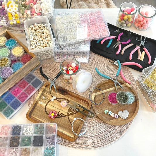 Atelier créatif de confection de bracelets diy en perles, breloques et perles charms à Romorantin-Lanthenay chez Créa Cœur